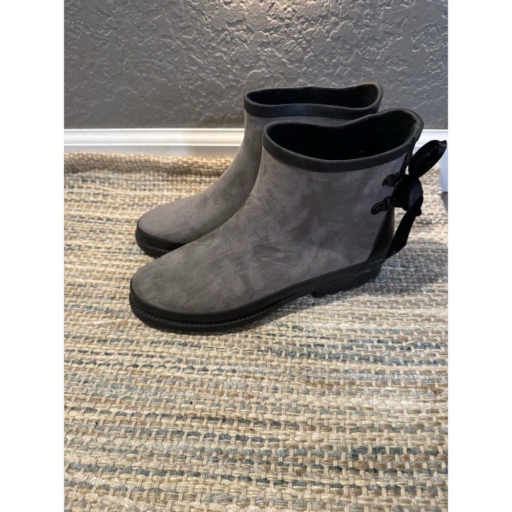 JG Faux Suede Rubber Ankle Boots 8.5 Gray W Bows